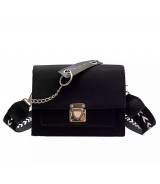 حقيبة كتف نسائية بلون اسود