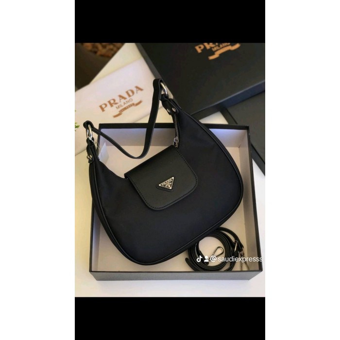 حقيبة برادا نسائية 